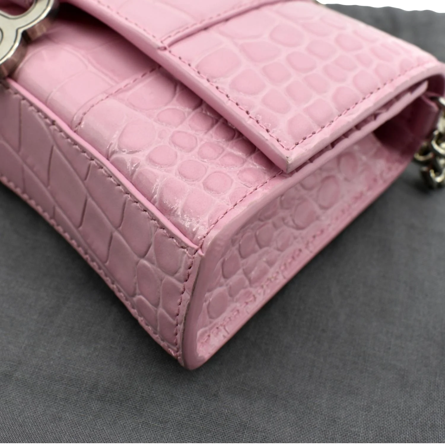BALENCIAGA Hourglass Crocodile Embossed Chain Wallet Pink - Image 7