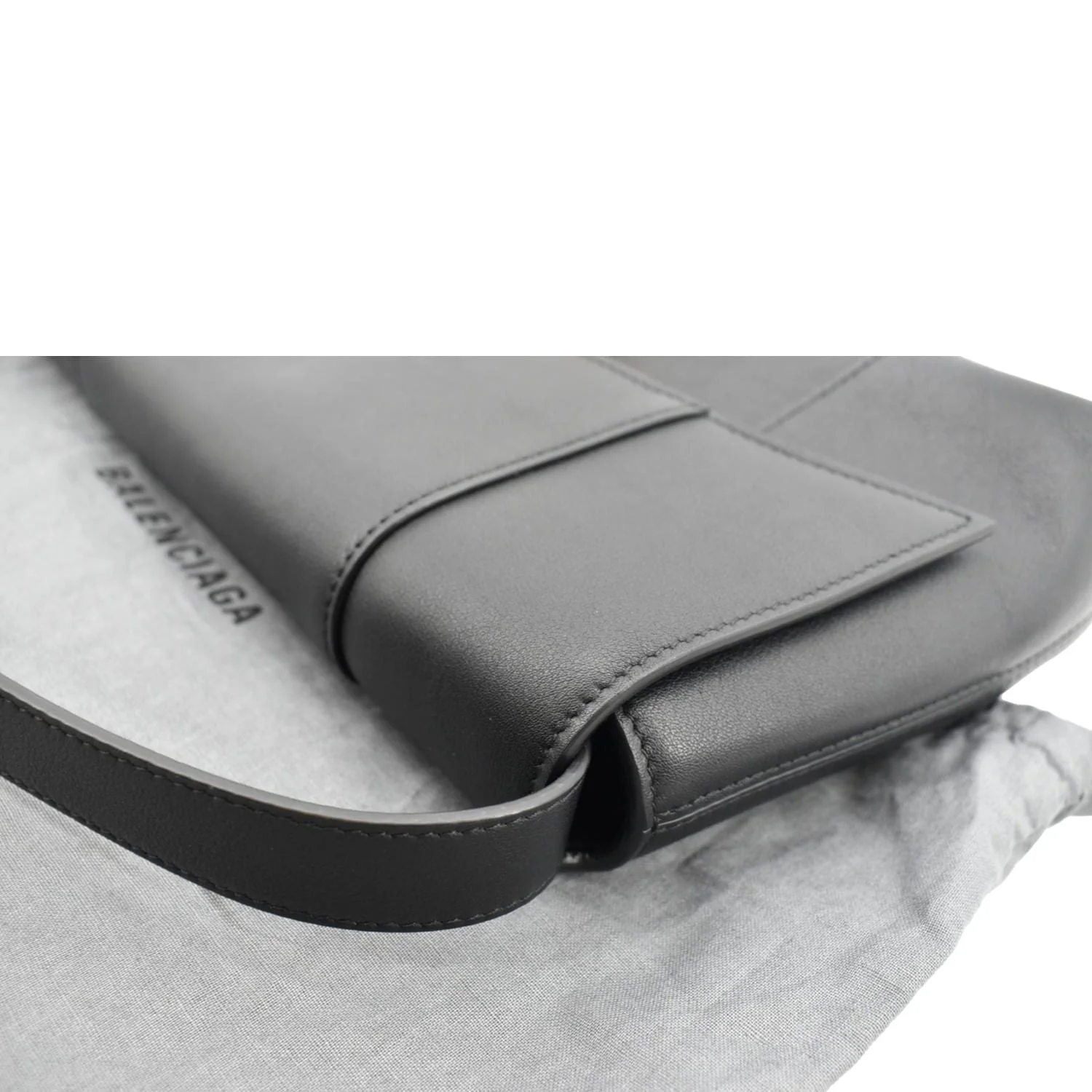 BALENCIAGA Treize Leather Shoulder Bag Black - Image 6