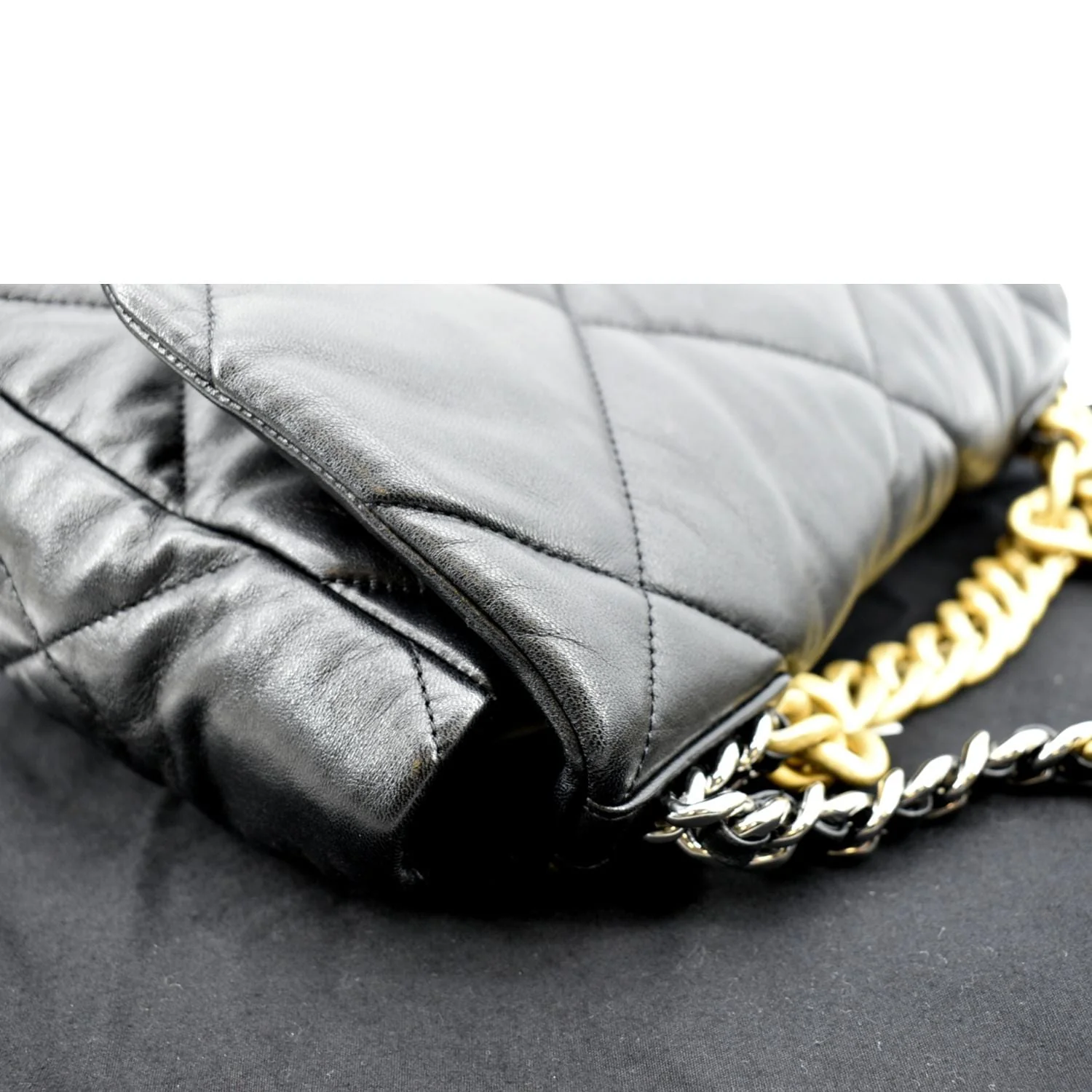 CHANEL 19 Flap Quilted Lambskin Leather Shoulder Bag Black - Image 7