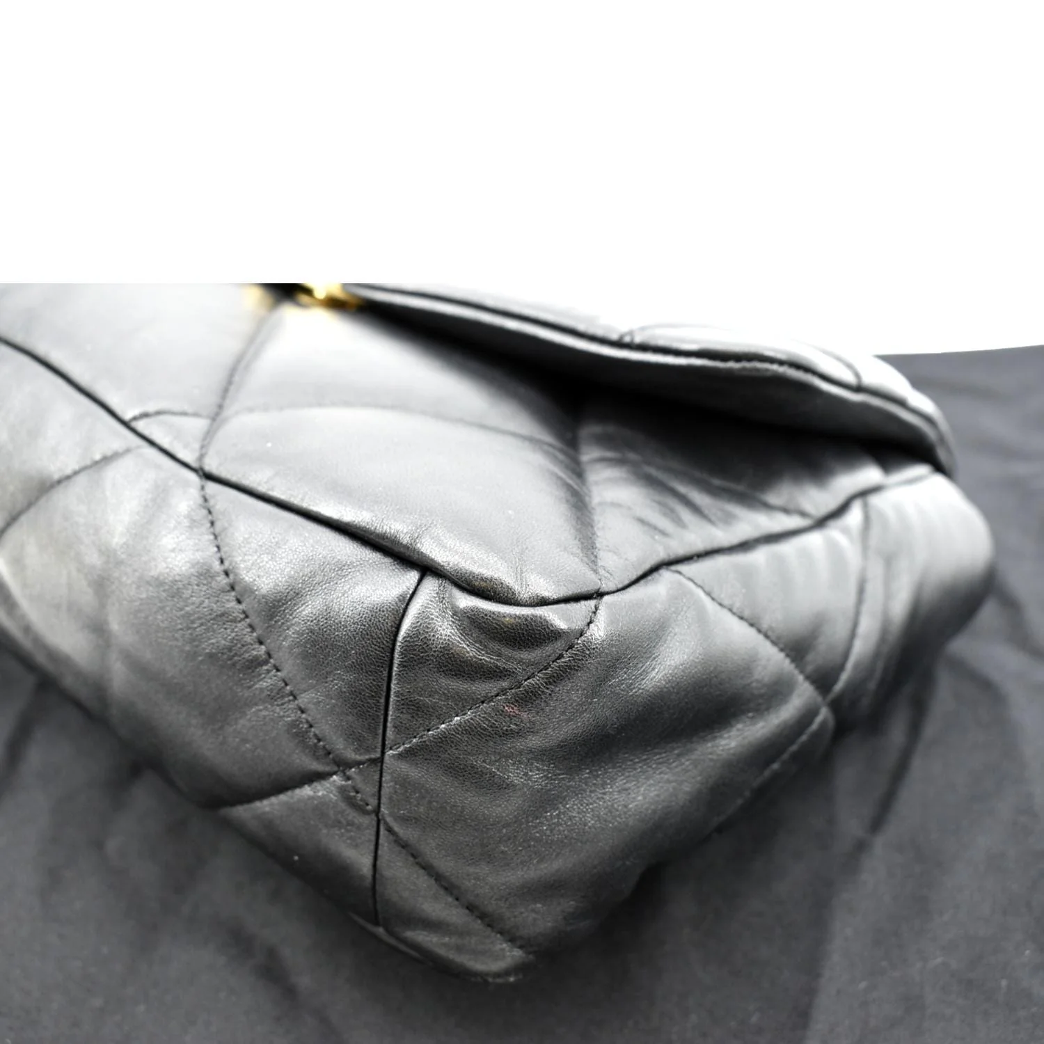 CHANEL 19 Flap Quilted Lambskin Leather Shoulder Bag Black - Image 9