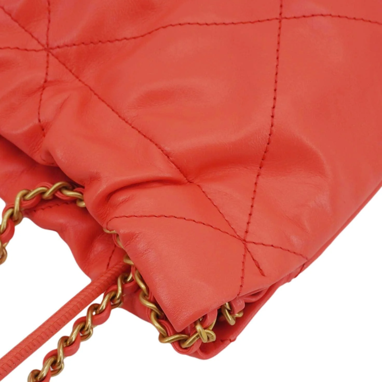 CHANEL 22 Small Quilted Leather Crossbody Bag Coral - Image 7