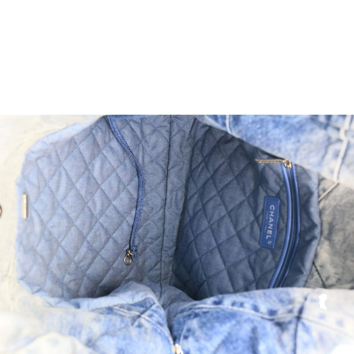 CHANEL 22 Quilted Denim Shoulder Bag Blue - Image 12