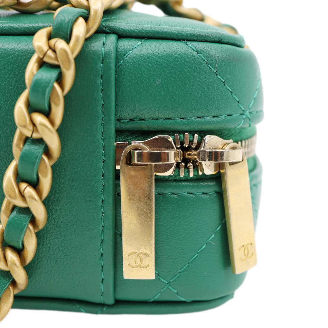 CHANEL Tea Afternoon Quilted Leather Chain Top Handle Vanity Case Green - Image 6