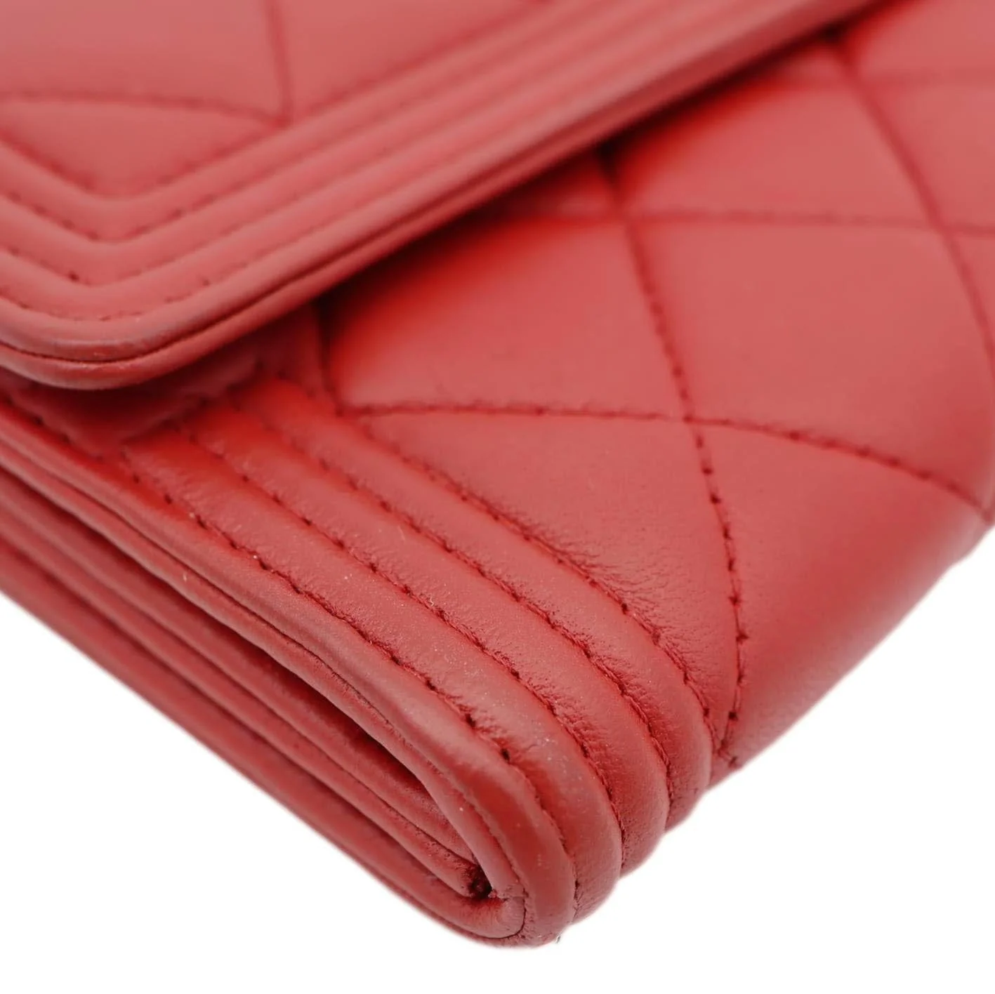 CHANEL Boy Flap Lambskin Quilted Leather Wallet Red - Image 5