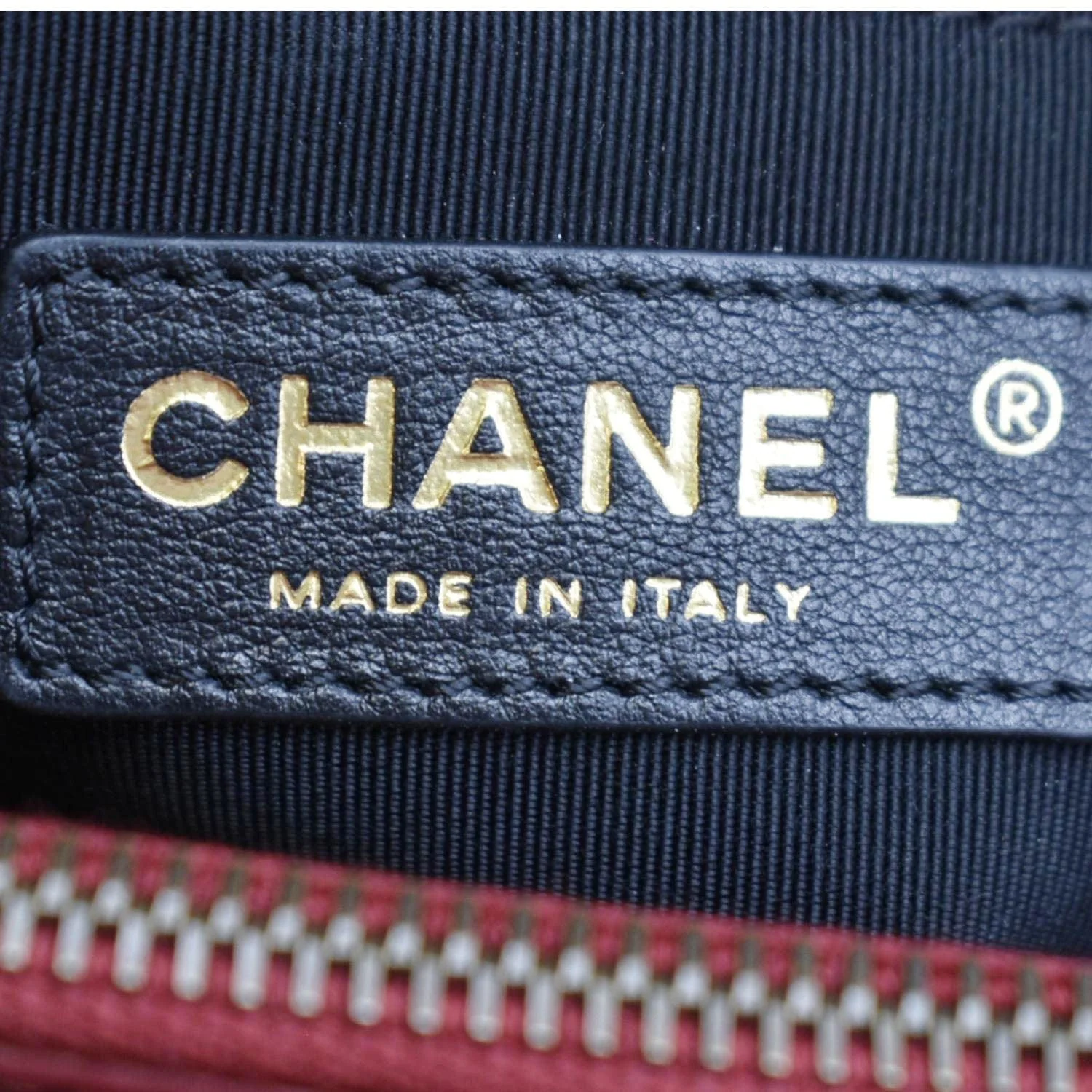 Chanel Jetsetter Boy Leather Tote Bag Red - Image 11