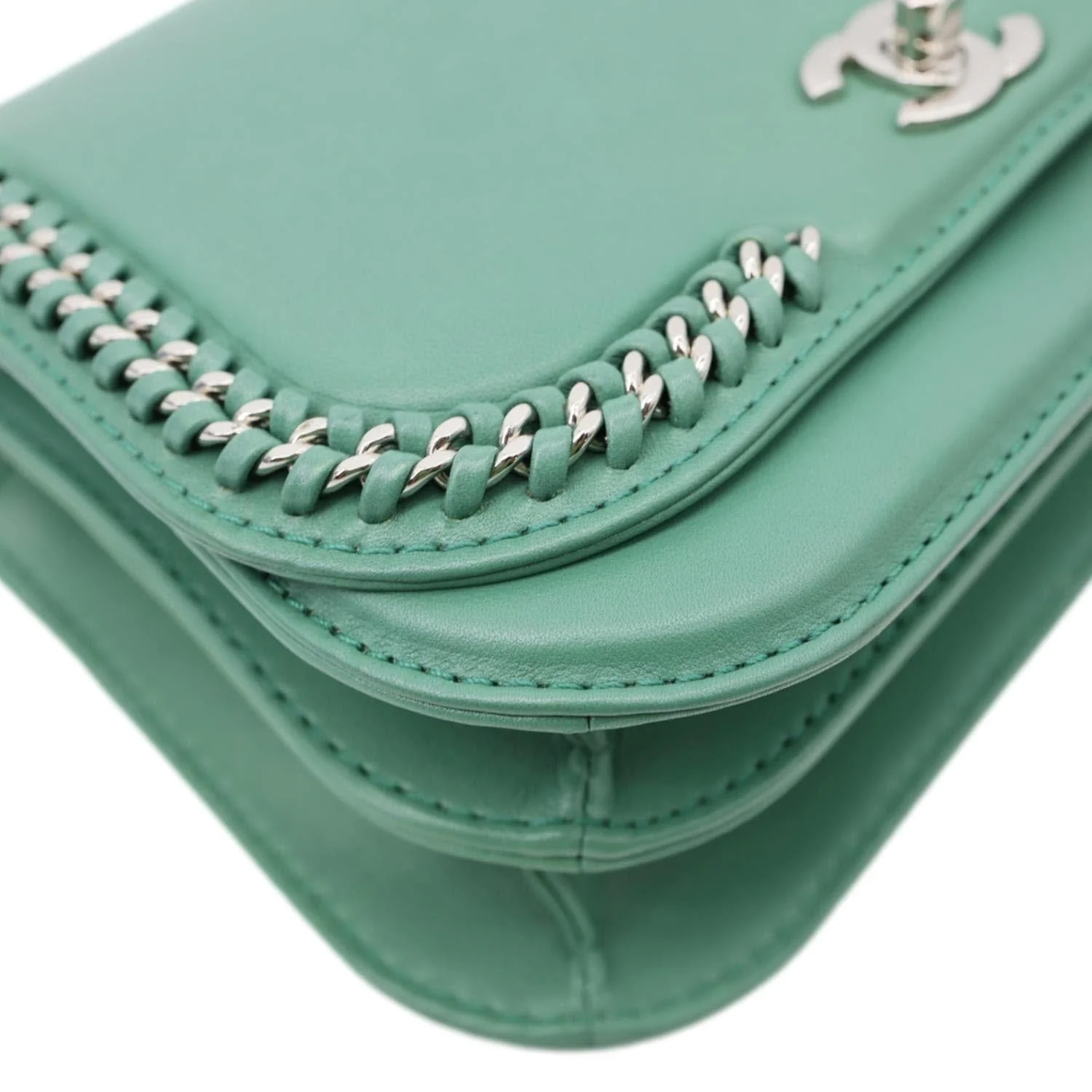 CHANEL Braided Chic Flap Leather Crossbody Bag Green - Image 7
