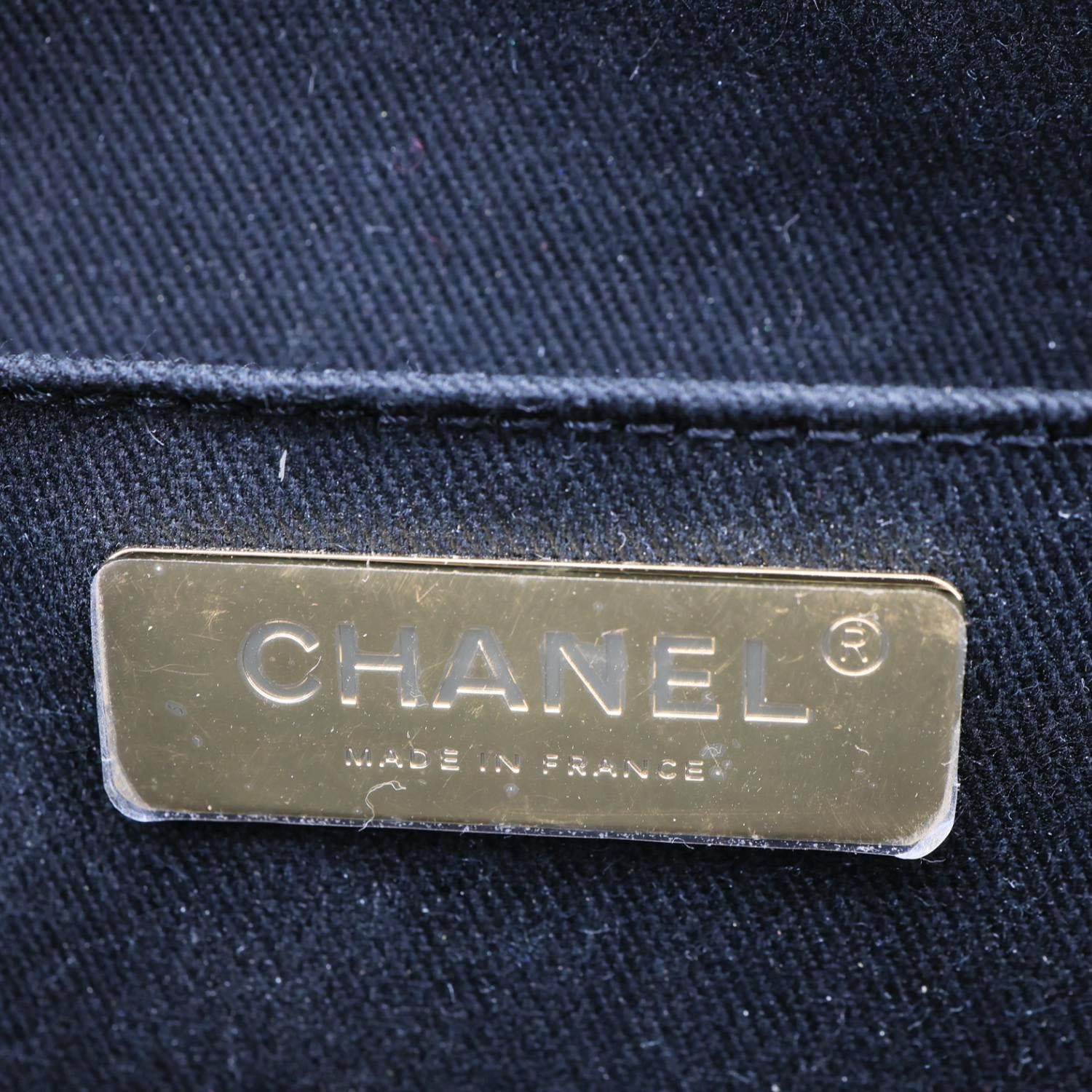 CHANEL Chic Affinity Stitched Caviar Leather Waist Bag Black - Image 12