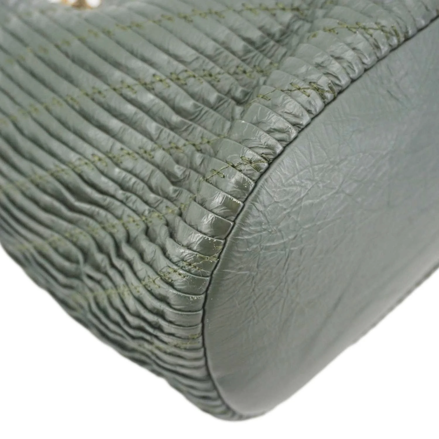 CHANEL Chevron Leather Drawstring Bucket Crossbody Bag Green - Image 10