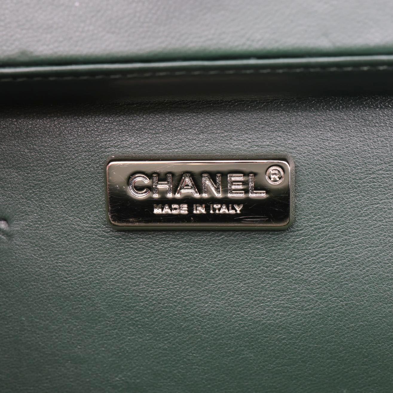 CHANEL Reissue Box Chevron Lambskin Leather Clutch Bag Green - Image 11