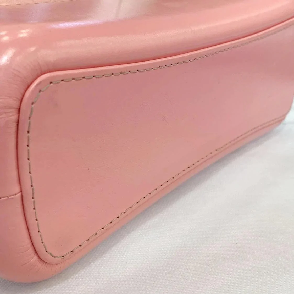 CHANEL Gabrielle Medium Aged Calfskin Leather Shoulder Bag Pink - Image 5
