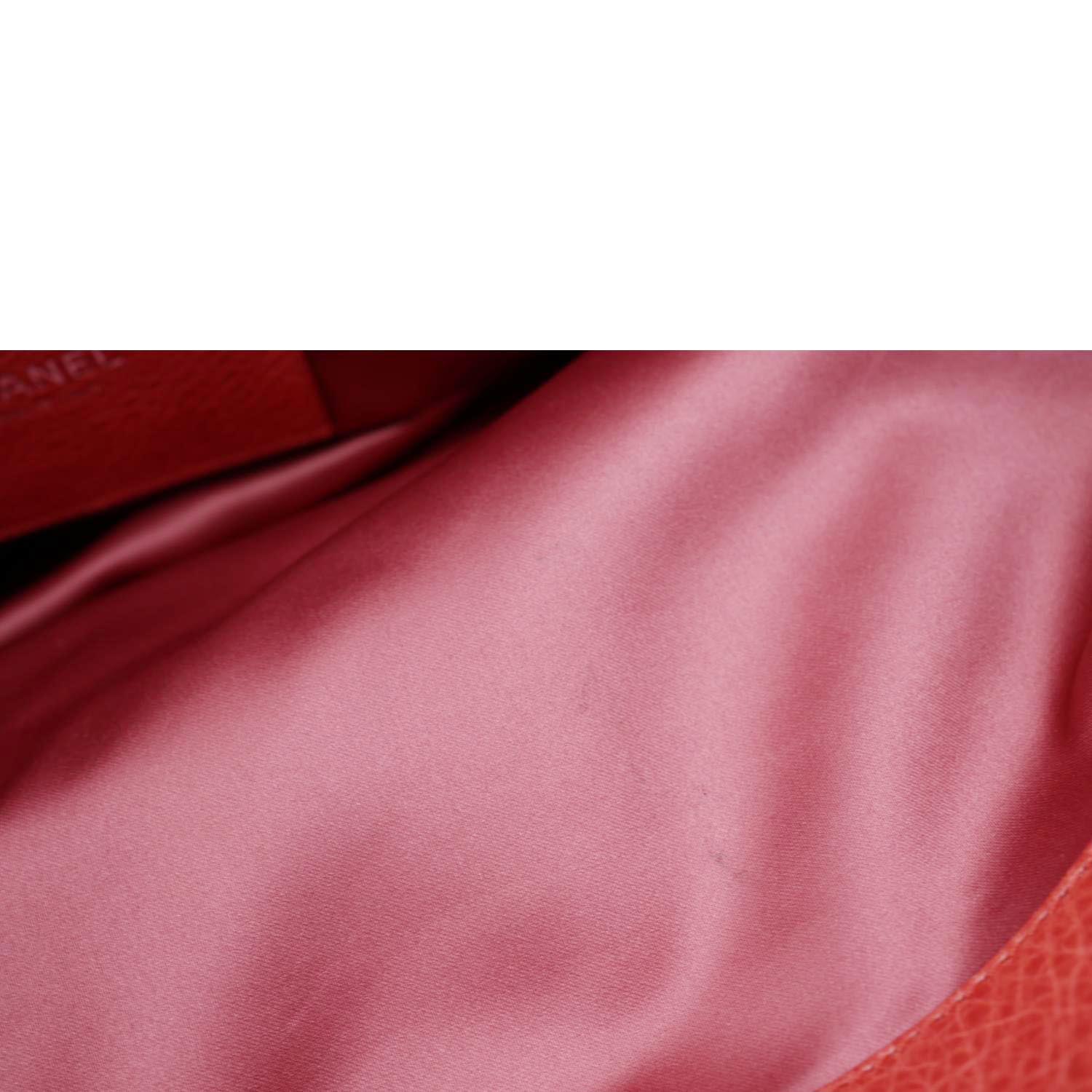 CHANEL On The Road Large Glazed Quilted Calfskin Leather Tote Bag Red - Image 14