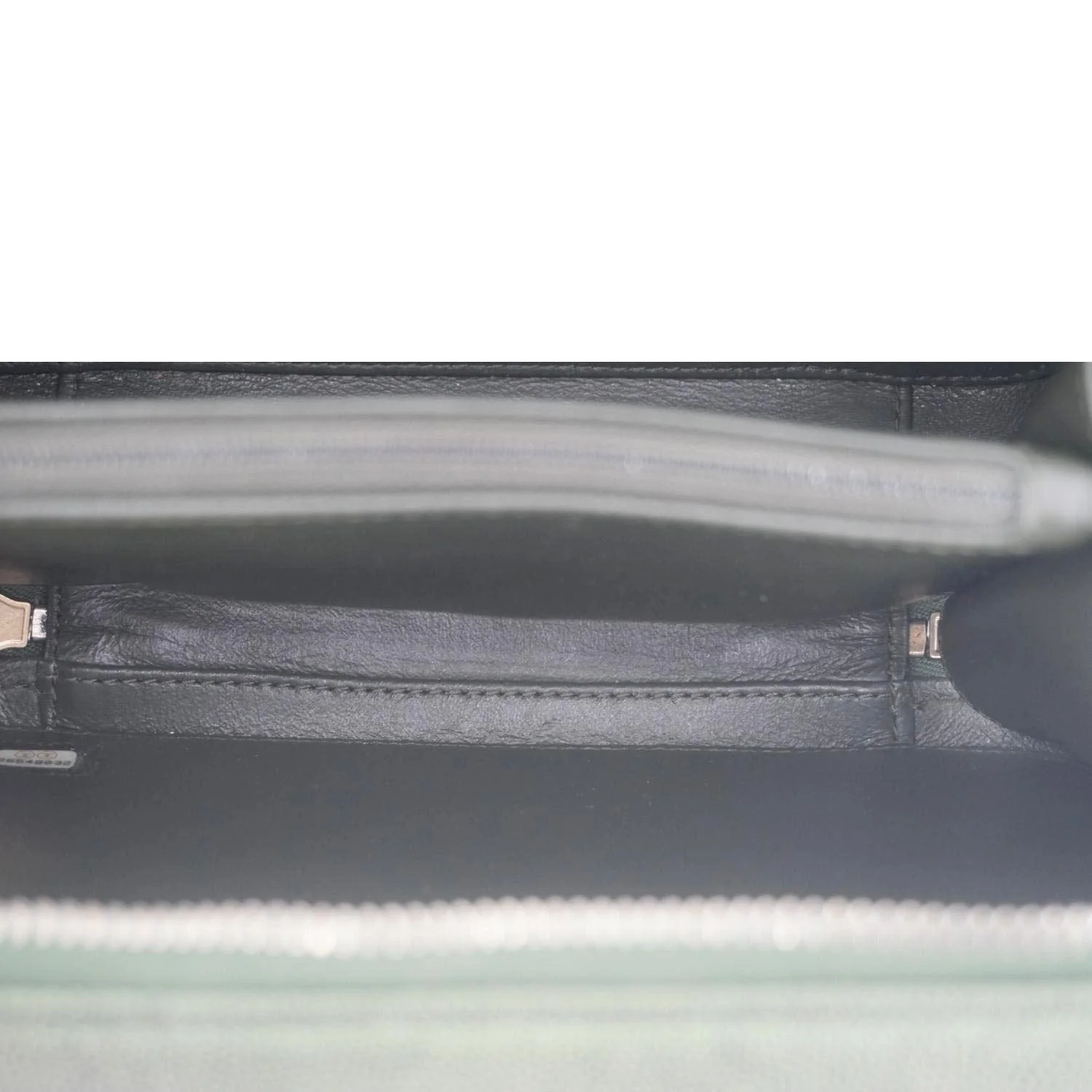 CHANEL Vanity Case Filigree CC Iridescent Quilted Caviar Leather Shoulder Bag Green - Image 15