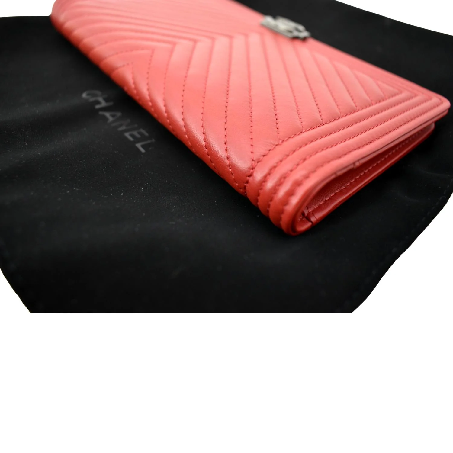 CHANEL Women Long Flap Chevron Leather Wallet Red - Image 4