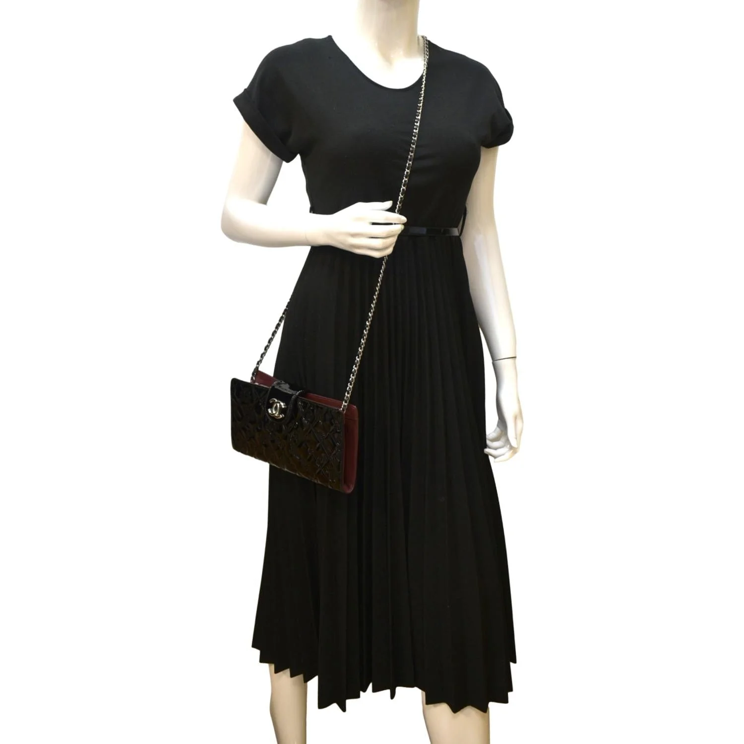 CHANEL Lucky Symbols Pochette Patent Leather Wallet on a Chain Black - Image 2