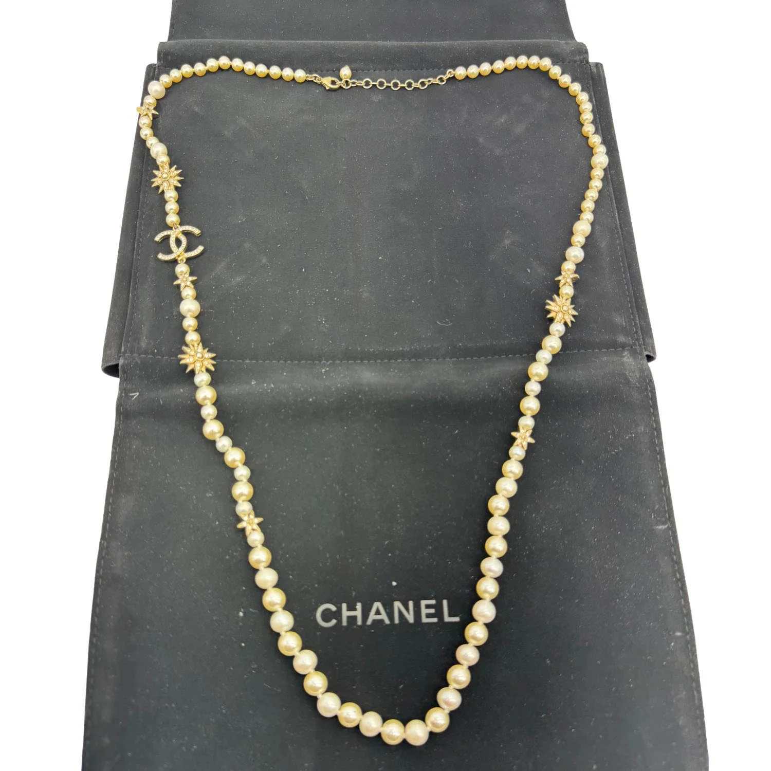 CHANEL Pearl CC Star Charm Long Necklace Off White - Image 6