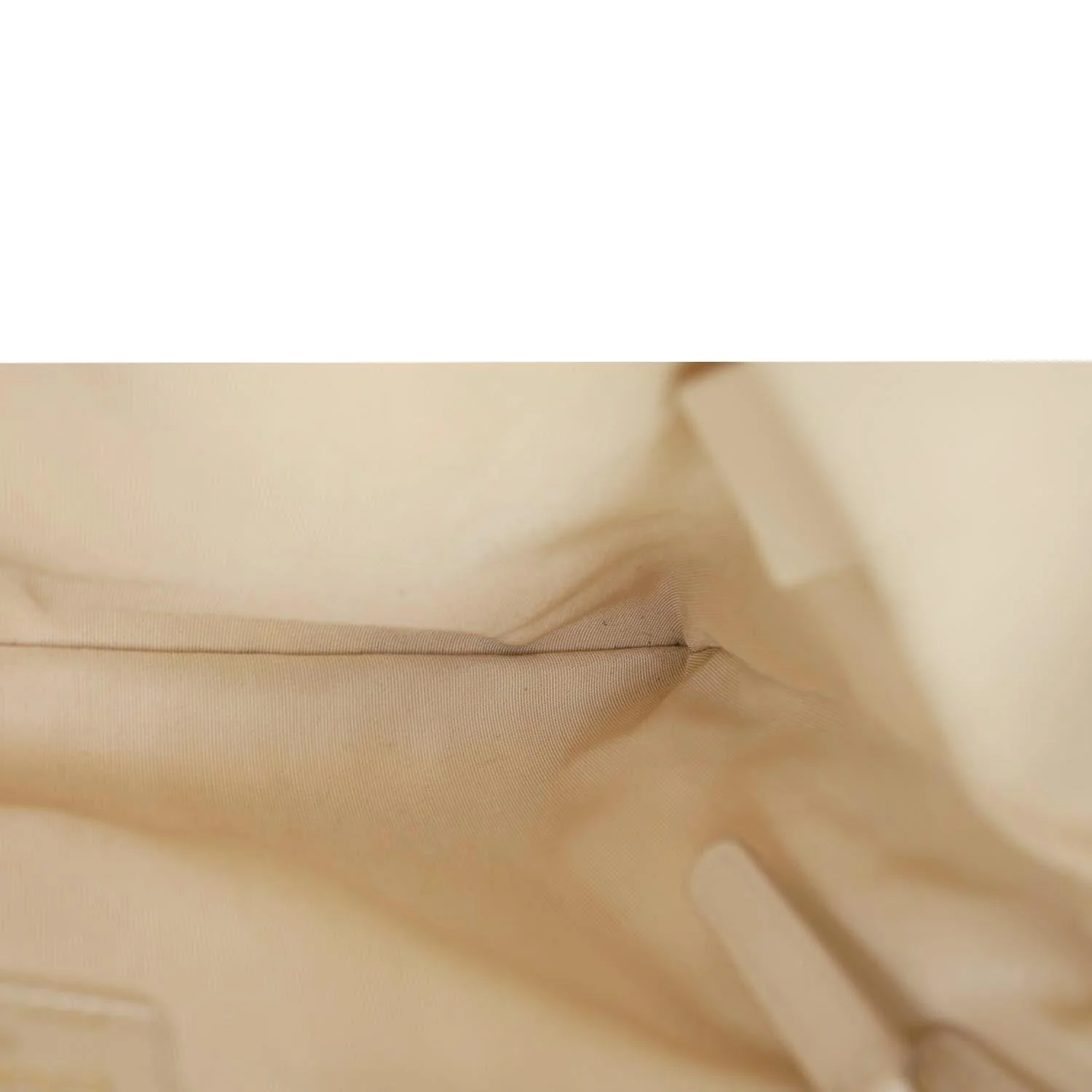 CHANEL Interlocking CC Quilted 19 Leather O-Case Off White - Image 14
