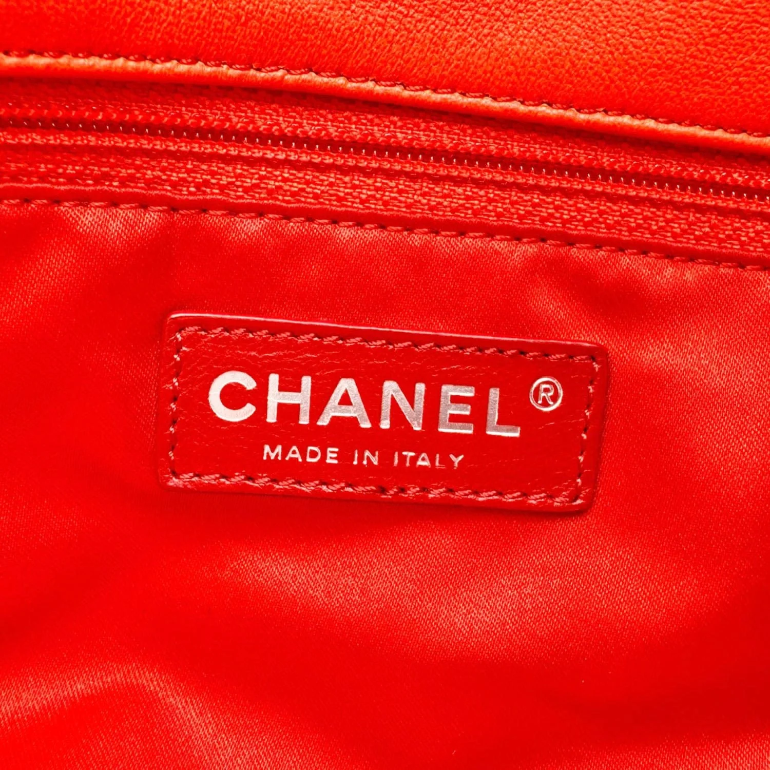CHANEL Ultimate Stitch Flap Large Quilted Leather Crossbody Bag Red - Image 14