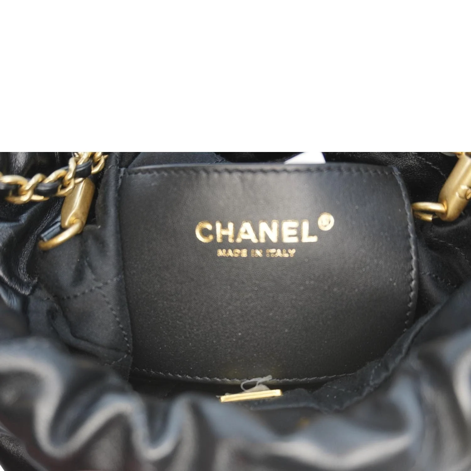 CHANEL Pearl 22 Shiny Crumpled Leather Crossbody Bag Black - Image 11