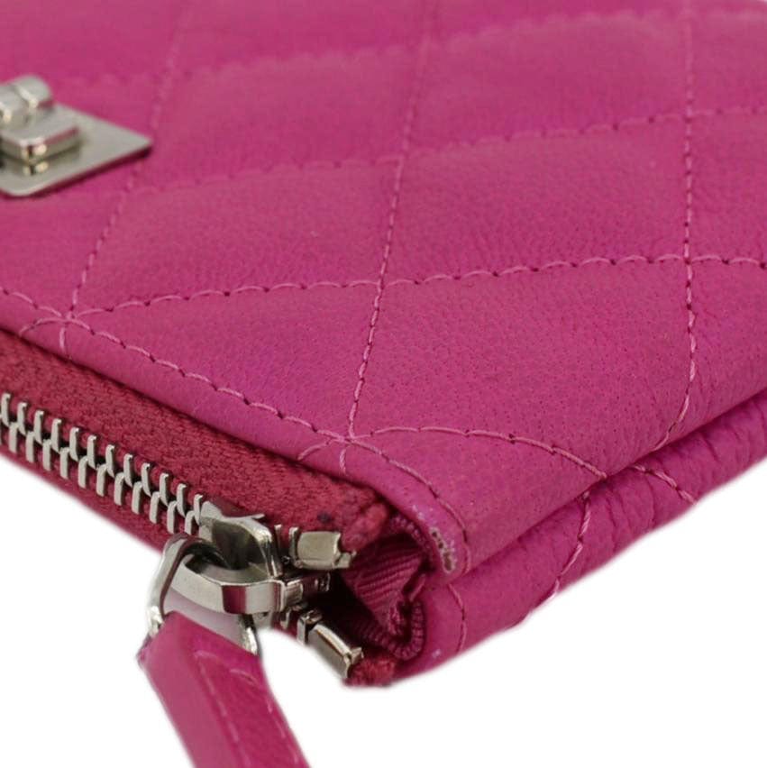 CHANEL Reissue Small Quilted Leather Cosmetic Case Pink - Image 7