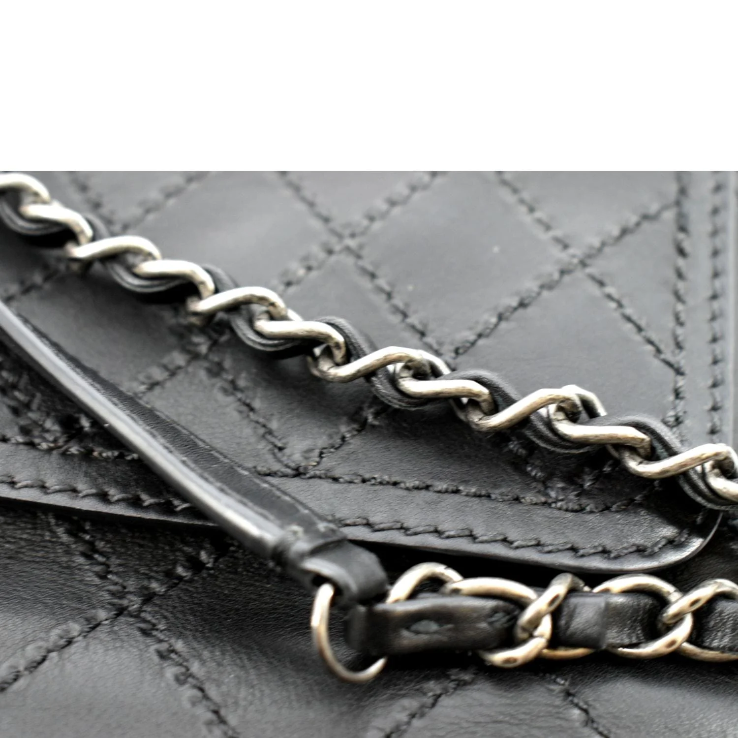 CHANEL Stitched CC Pocket Leather Shoulder Bag Black - Image 9