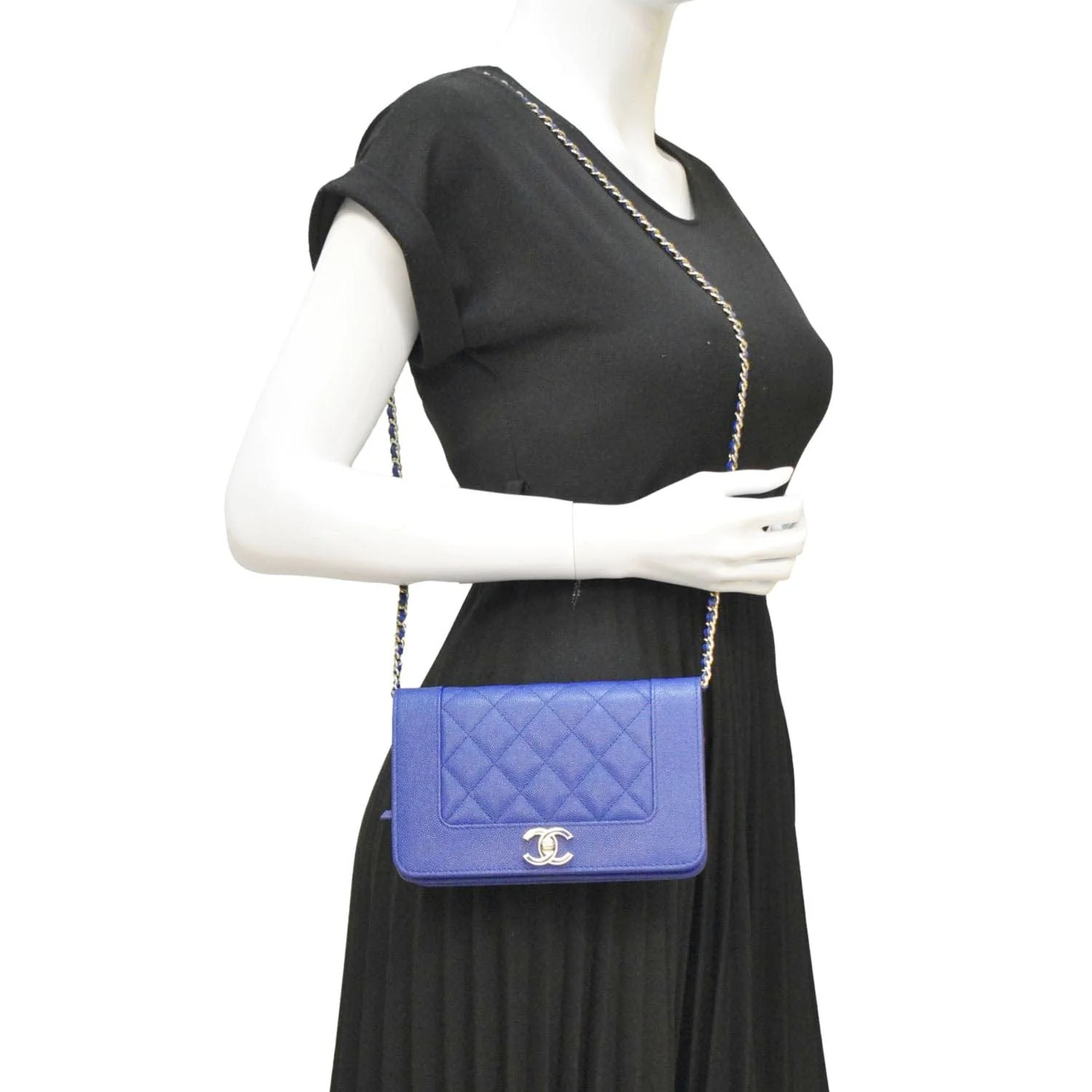 CHANEL Mademoiselle Vintage Flap Quilted Leather Shoulder Bag Blue - Image 2