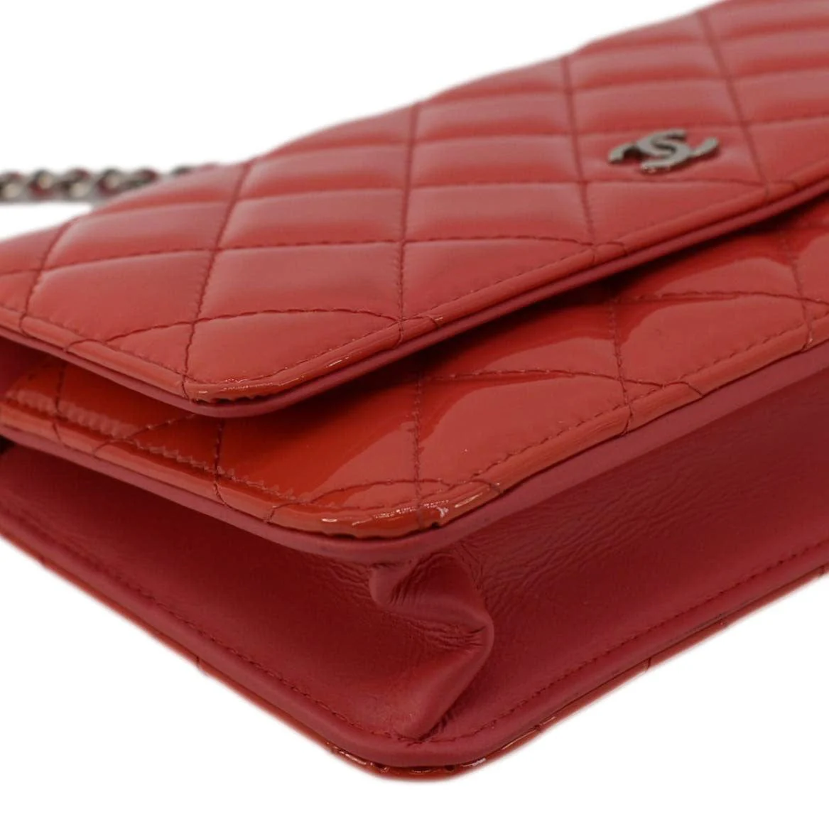 CHANEL WOC Quilted Patent Leather Crossbody Bag Red - Image 9