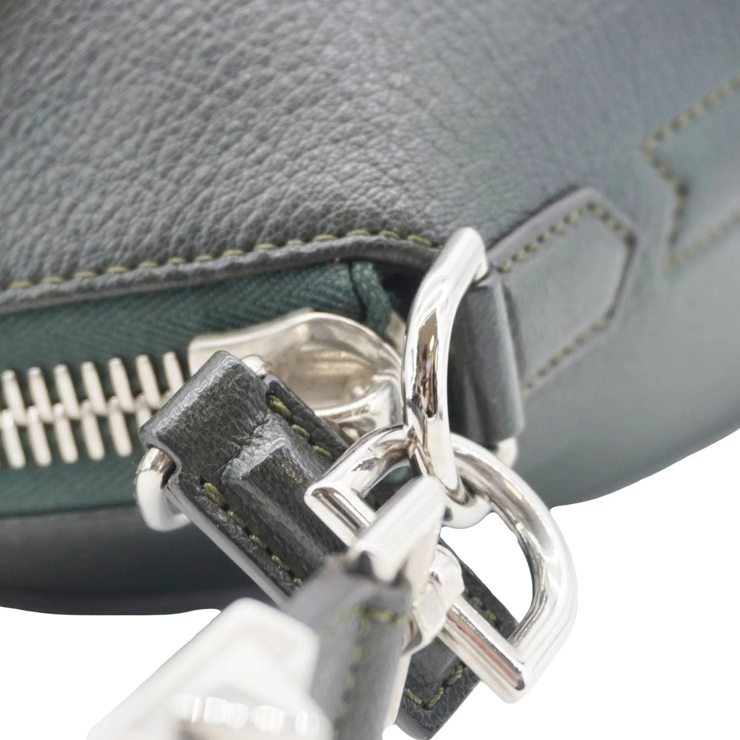 GIVENCHY Antigona Medium Leather Shoulder Bag Green - Image 7