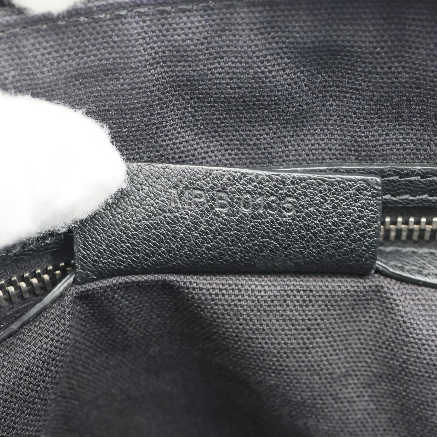 GIVENCHY Antigona Medium Sugar Goatskin Leather Shoulder Bag Black - Image 14