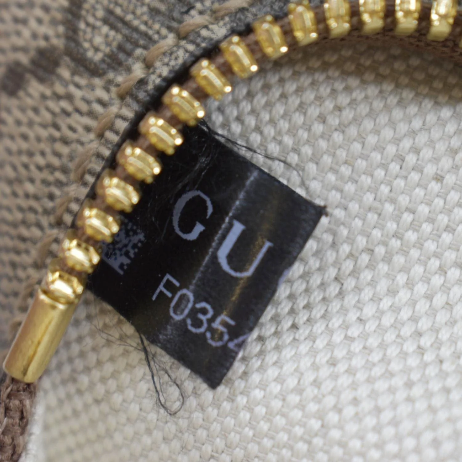 GUCCI Interlocking G Supreme Canvas Belt Bag Beige 682933 - Image 14