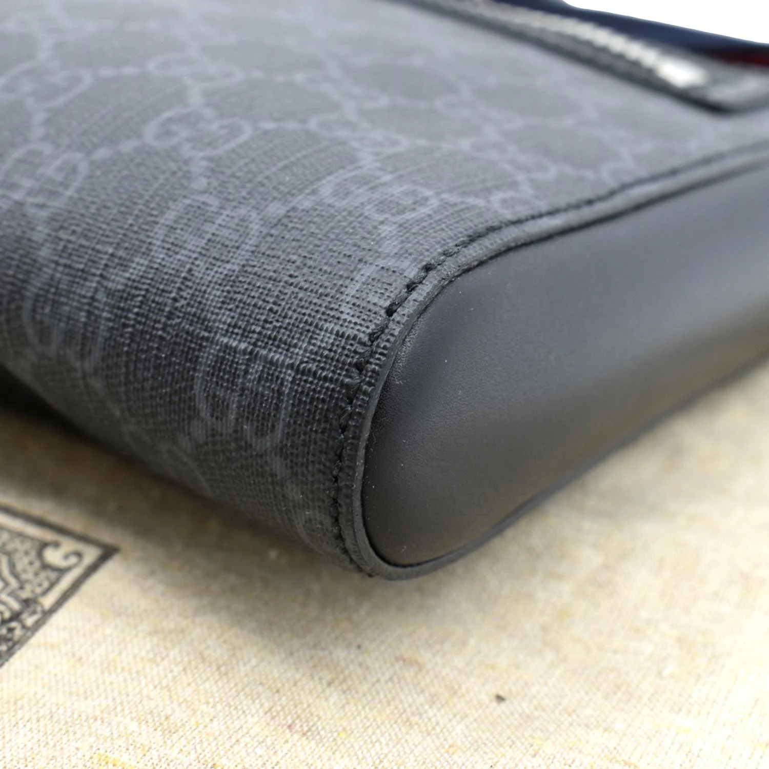 GUCCI Small GG Supreme Canvas Messenger Bag Black 523599 - Image 6