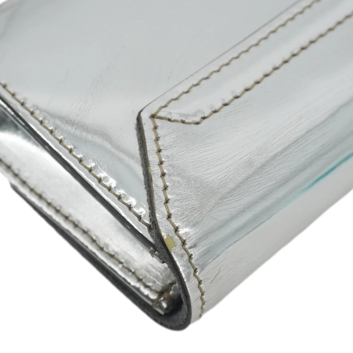 GUCCI Mirror Metallic Patent Leather Clutch Silver - Image 8