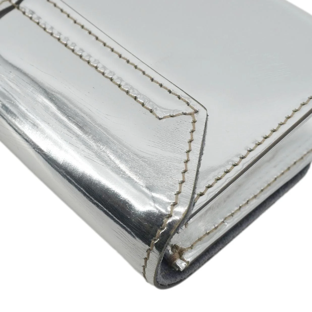 GUCCI Mirror Metallic Patent Leather Clutch Silver - Image 9