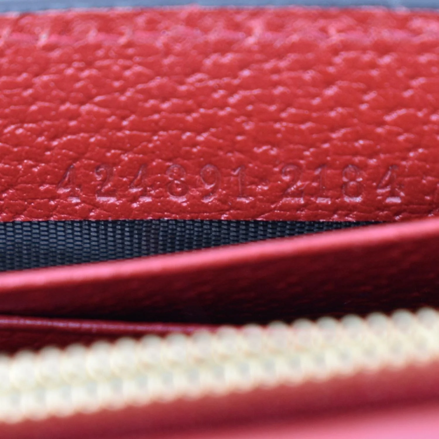 GUCCI Tian GG Supreme Canvas Chain Wallet Beige 424851 - Image 13