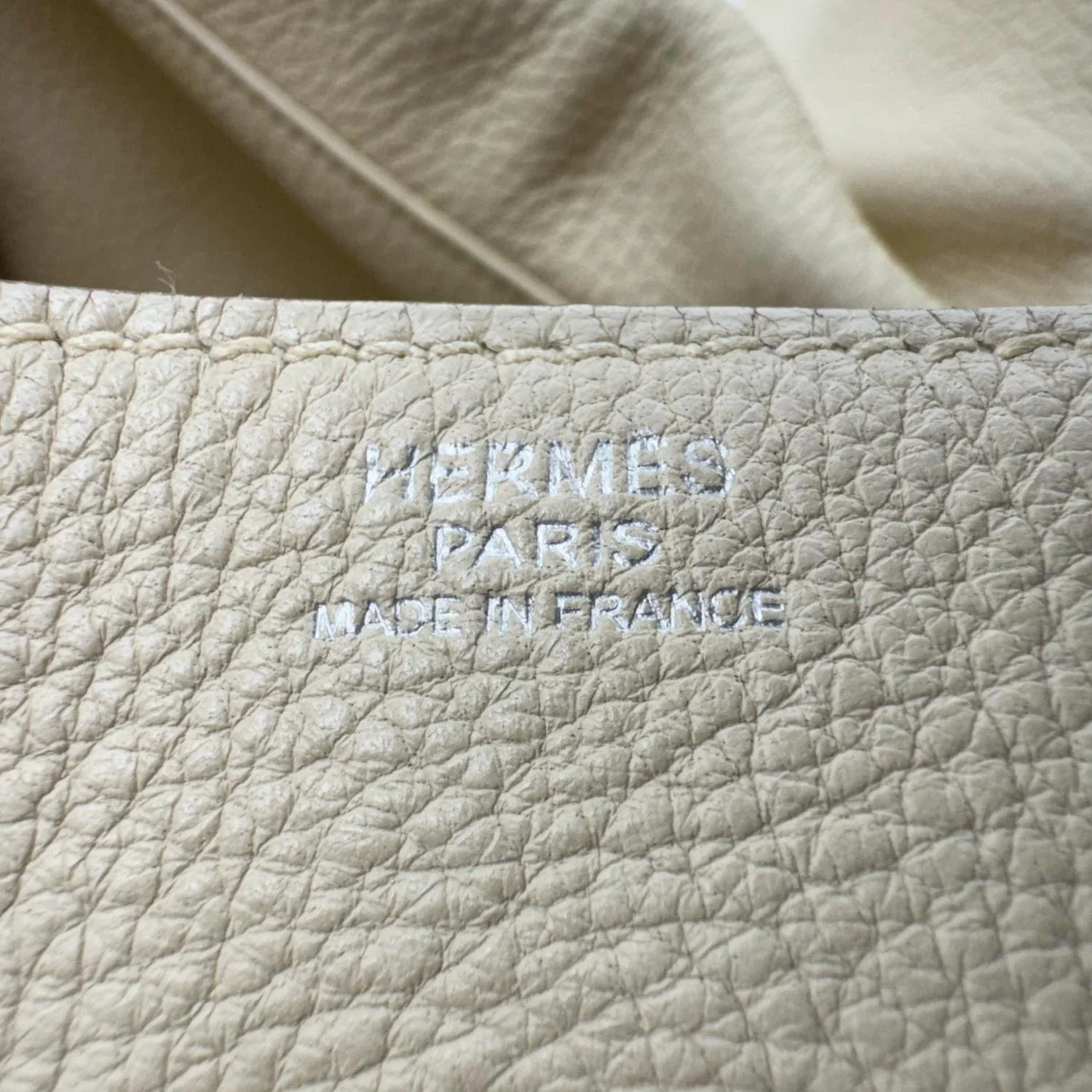 HERMES Lindy 34 Taurillon Clemence Leather Shoulder Bag Beige - Image 19