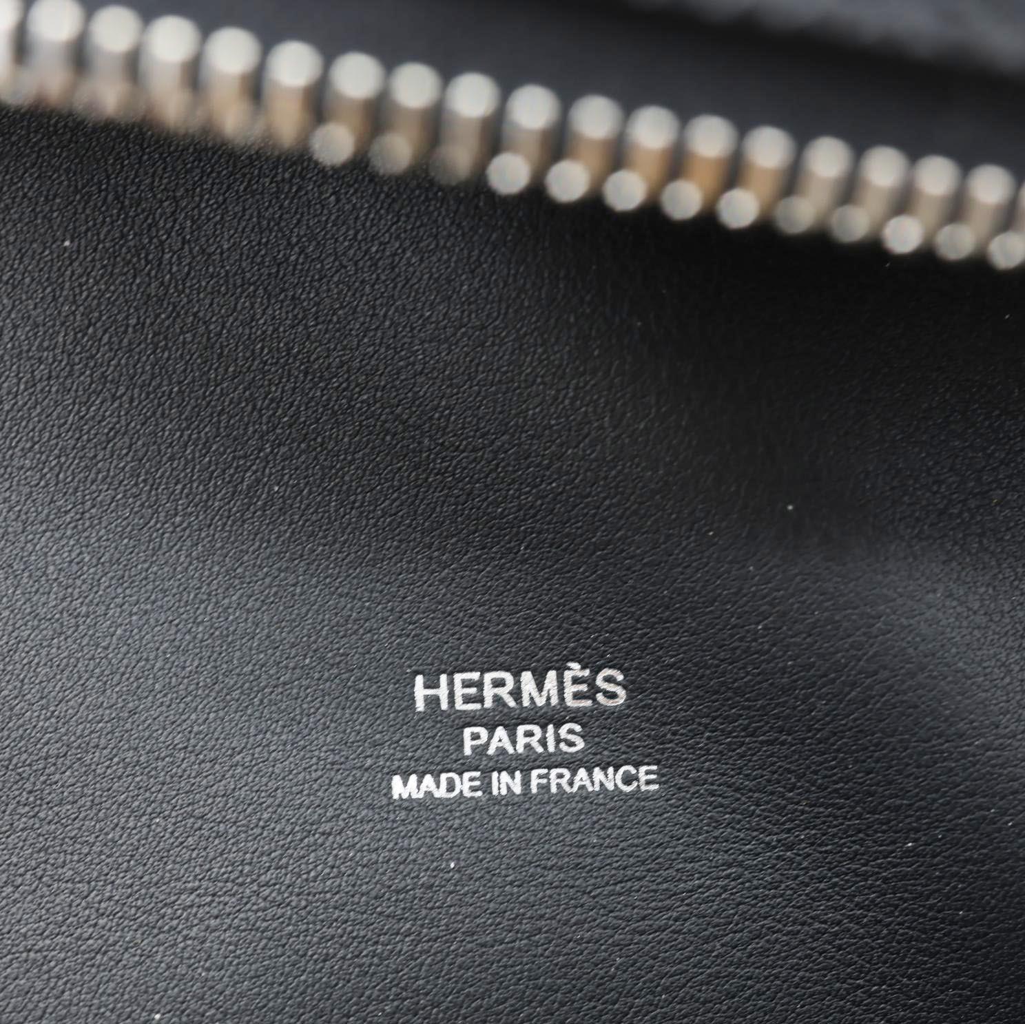 HERMES Petite Course Epsom Crossbody Bag Black - Image 11