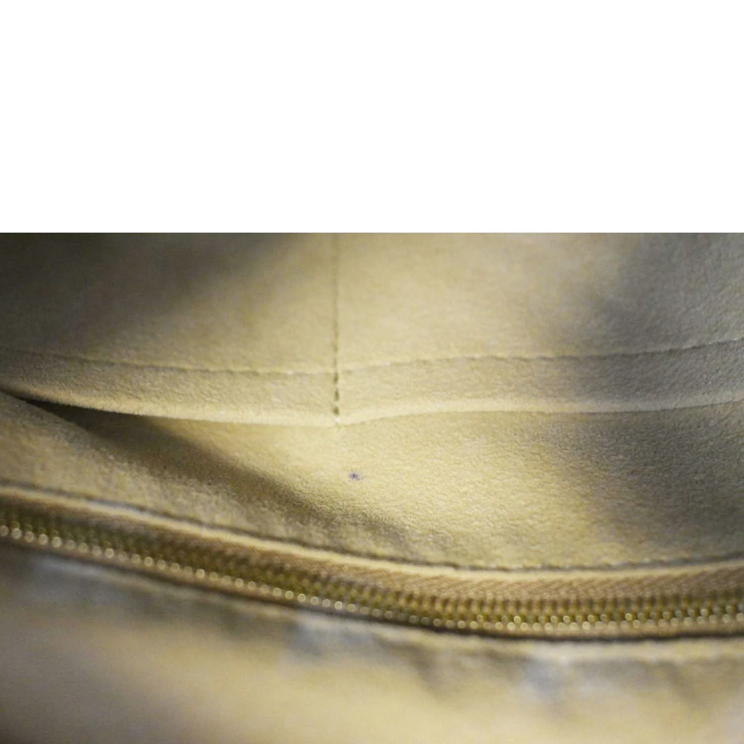LOUIS VUITTON Artsy MM Monogram Canvas Hobo Bag Brown - Image 15