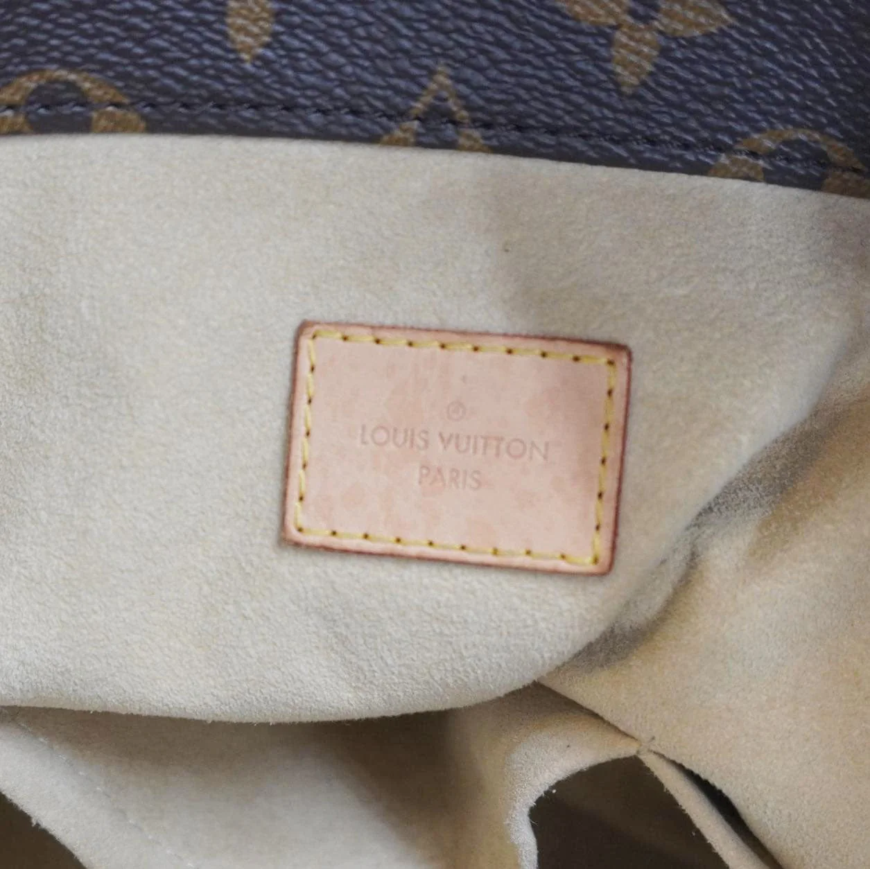 LOUIS VUITTON Artsy MM NM Monogram Canvas Shoulder Bag Brown - Image 15
