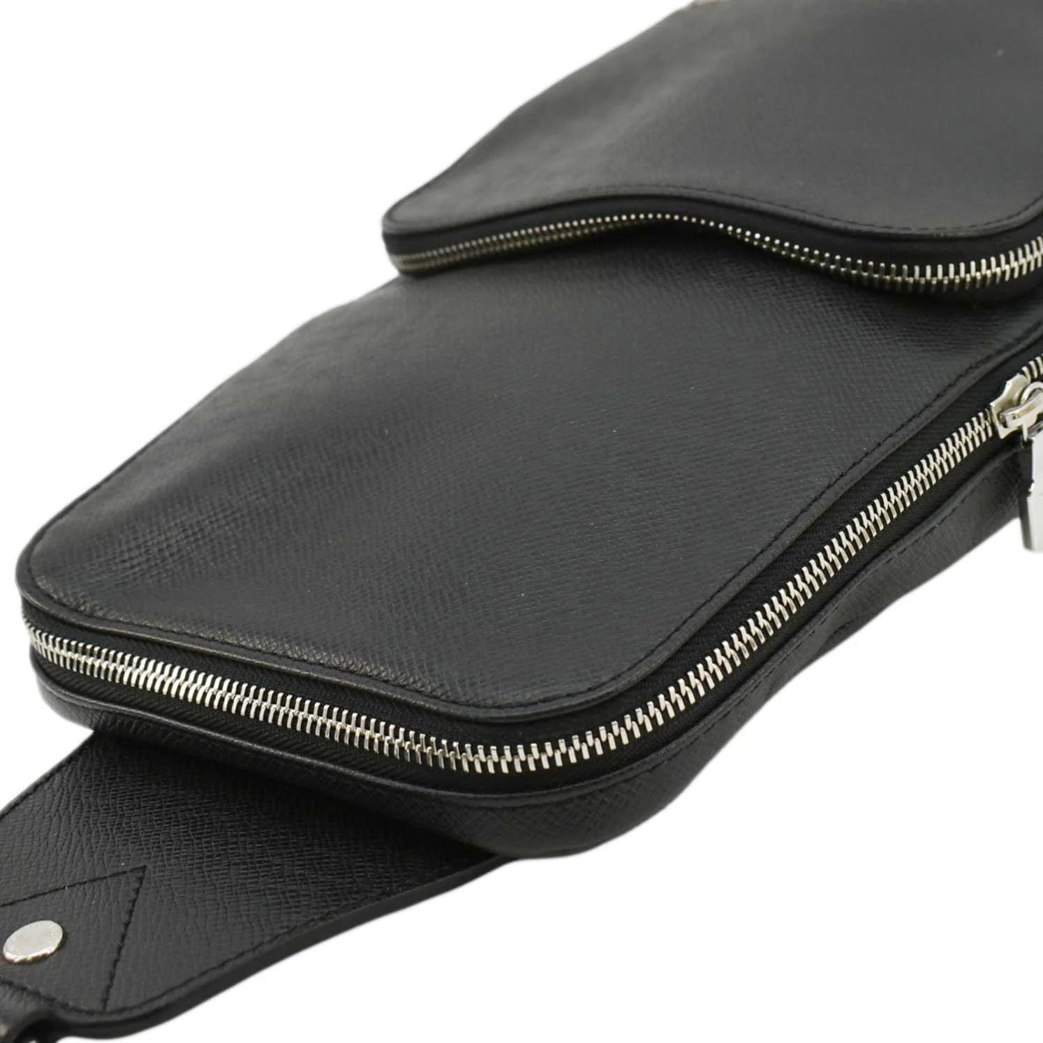 LOUIS VUITTON Avenue Sling Taiga Leather Crossbody Bag Black - Image 6