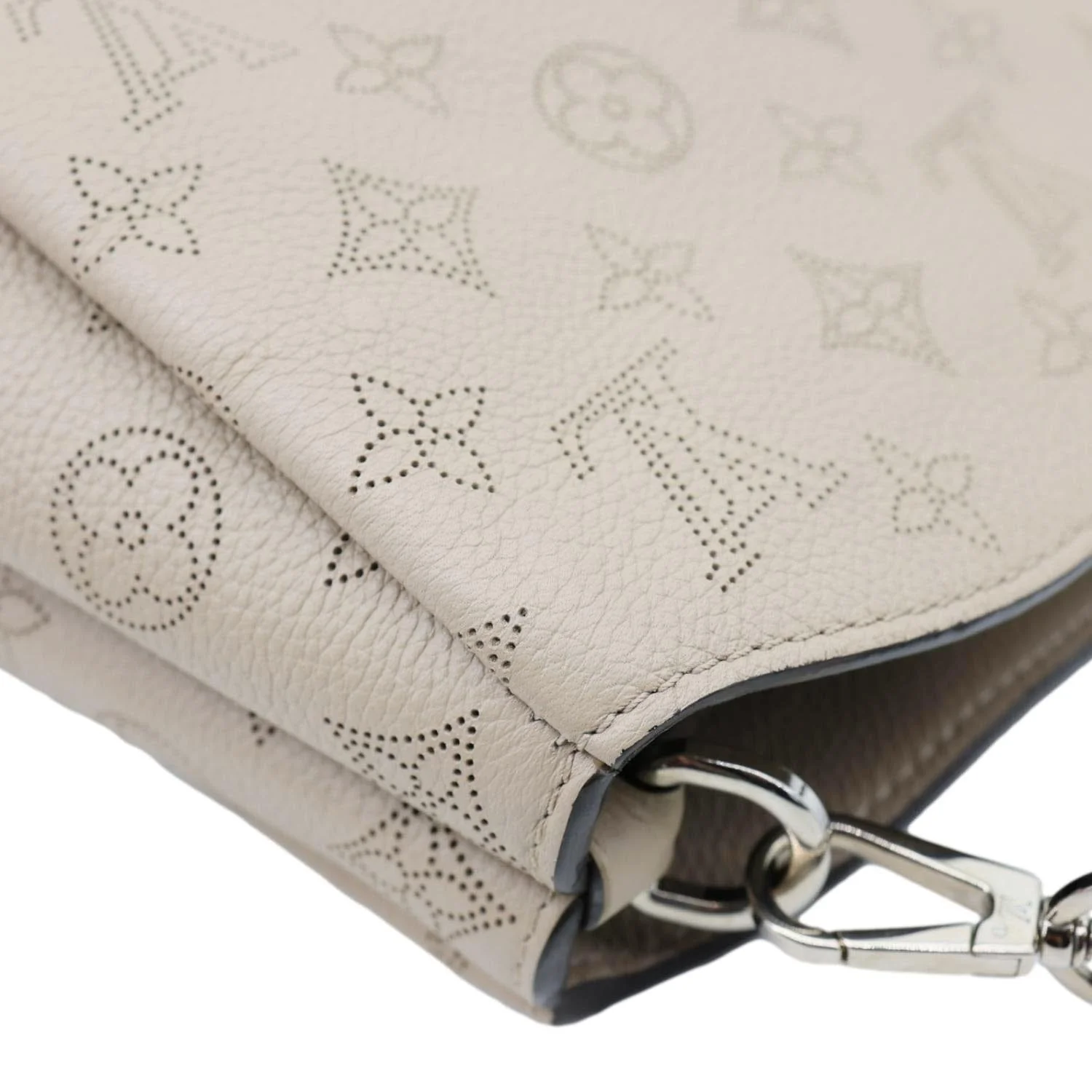 LOUIS VUITTON Babylone Mahina Calfskin Leather Shoulder Bag Galet - Image 6