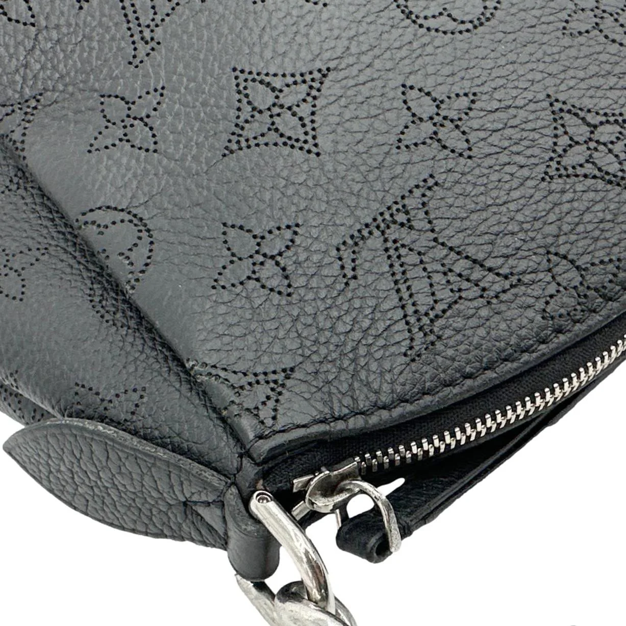 LOUIS VUITTON Babylone BB Monogram Mahina Leather Shoulder Bag Black - Image 6