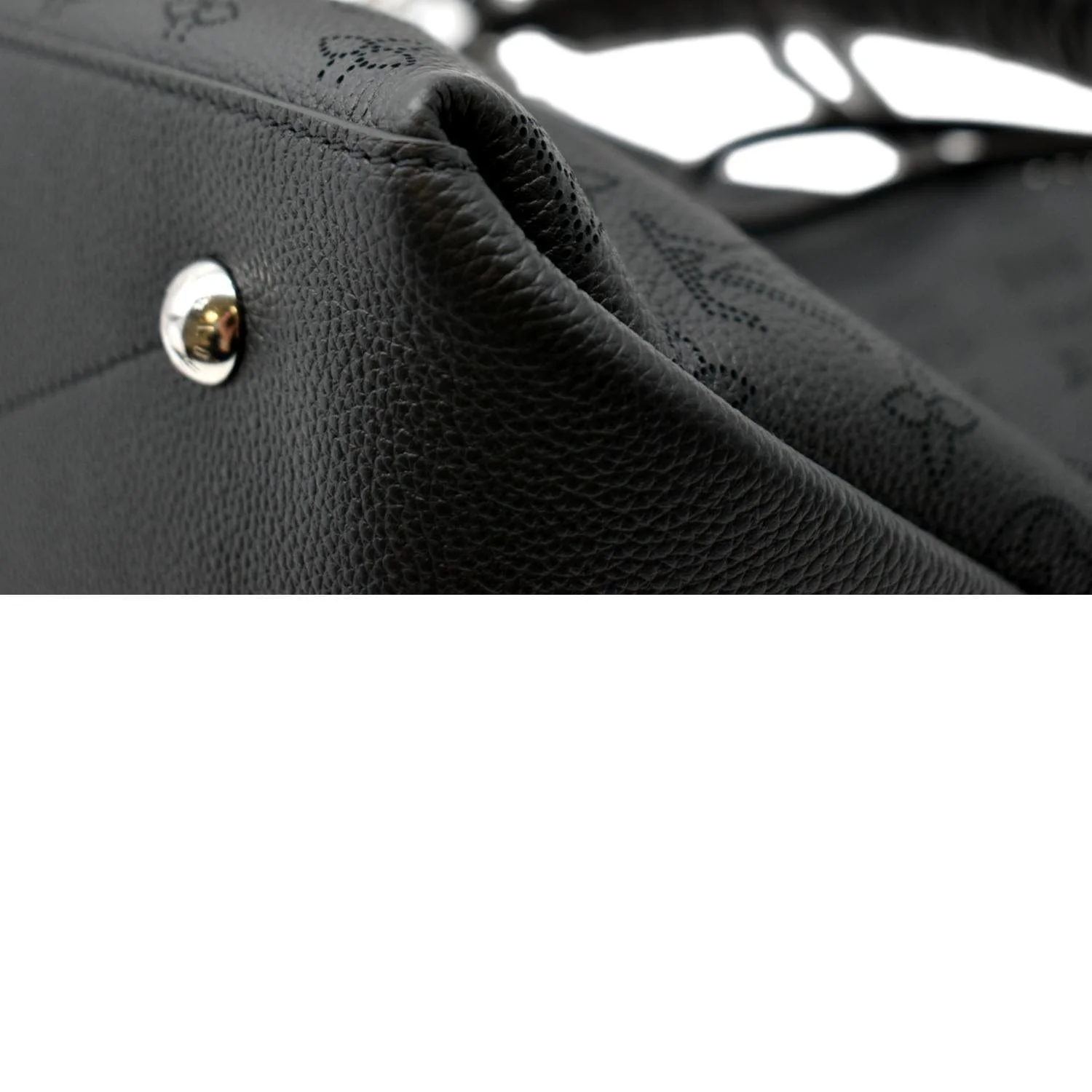 LOUIS VUITTON Beaubourg Mahina MM Leather Hobo Shoulder Bag Black - Image 6