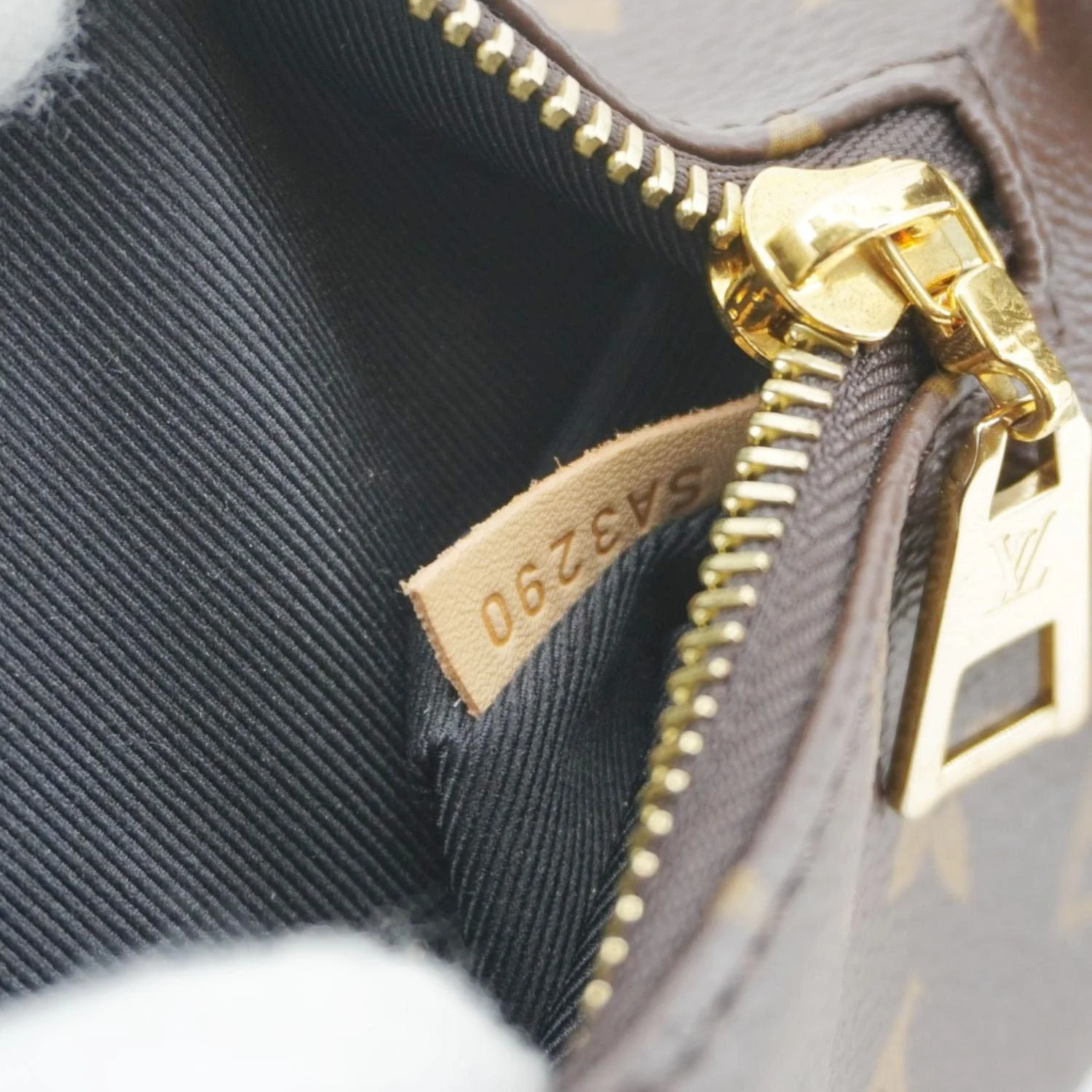 LOUIS VUITTON Monogram Canvas Bumbag Brown - Image 16