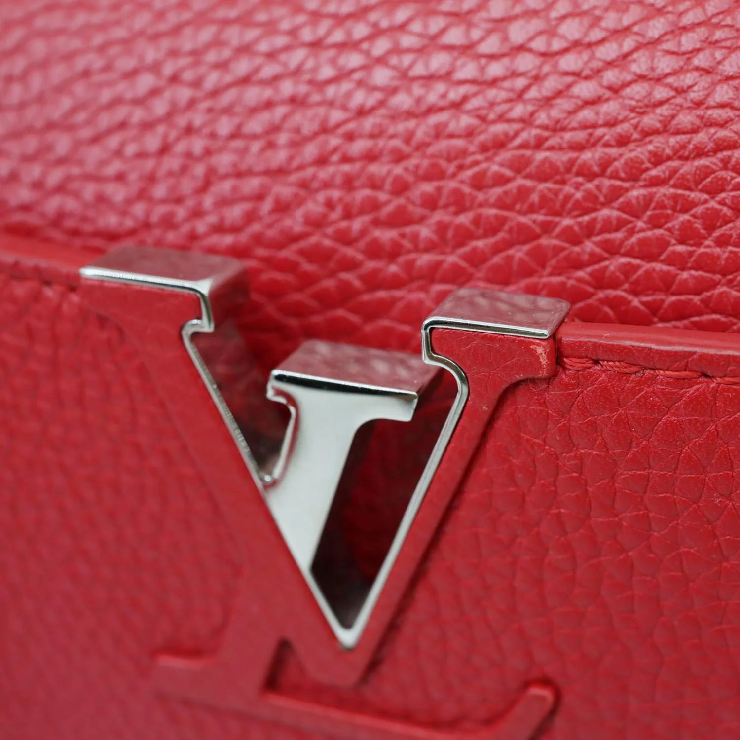 LOUIS VUITTON Capucines MM Taurillon Leather Satchel Bag Red - Image 12