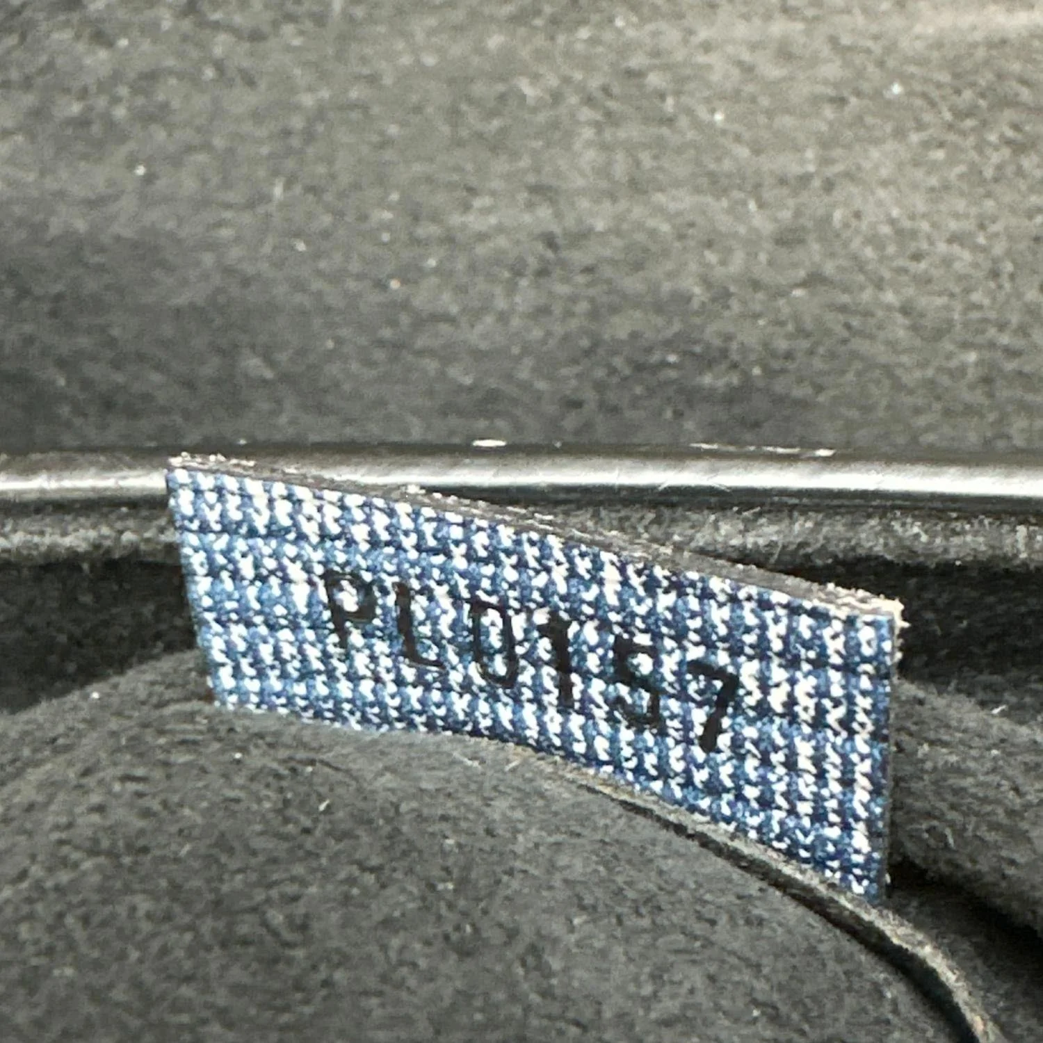 LOUIS VUITTON Chain It PM Leather Crossbody Bag Blue - Image 12