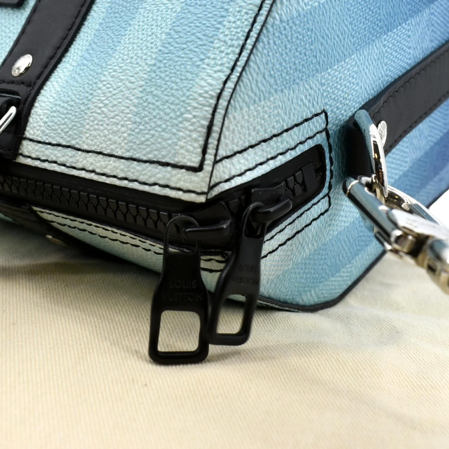 LOUIS VUITTON City Keepall Damier Stripes Shoulder Bag Gradient Blue - Image 9