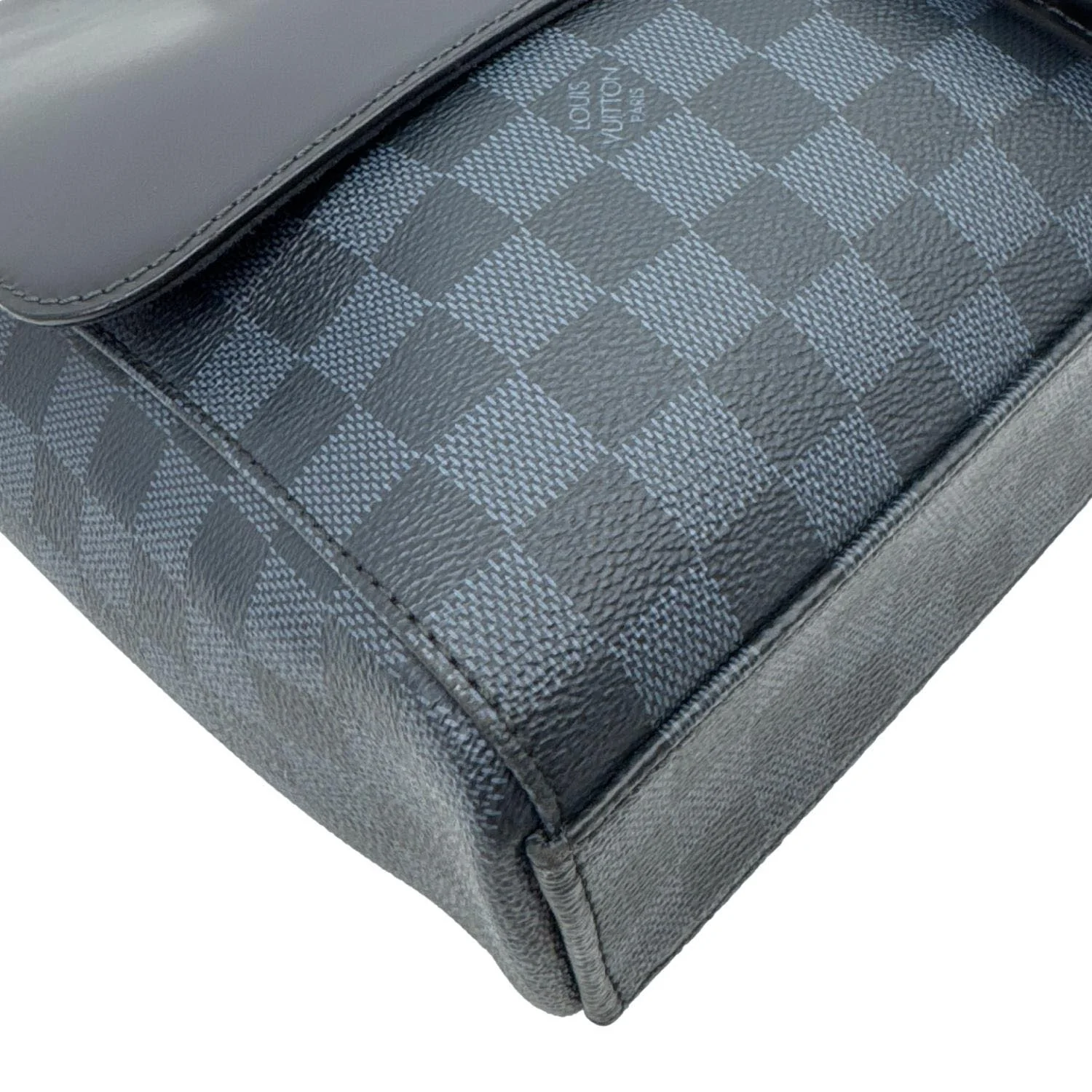 LOUIS VUITTON Newport Damier Cobalt Canvas Messenger Bag Blue - Image 9