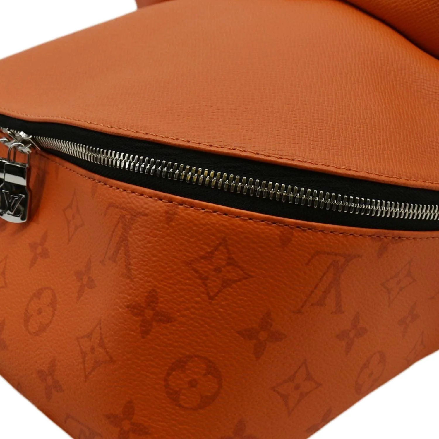 LOUIS VUITTON Discovery Taiga leather Backpack Orange - Image 7