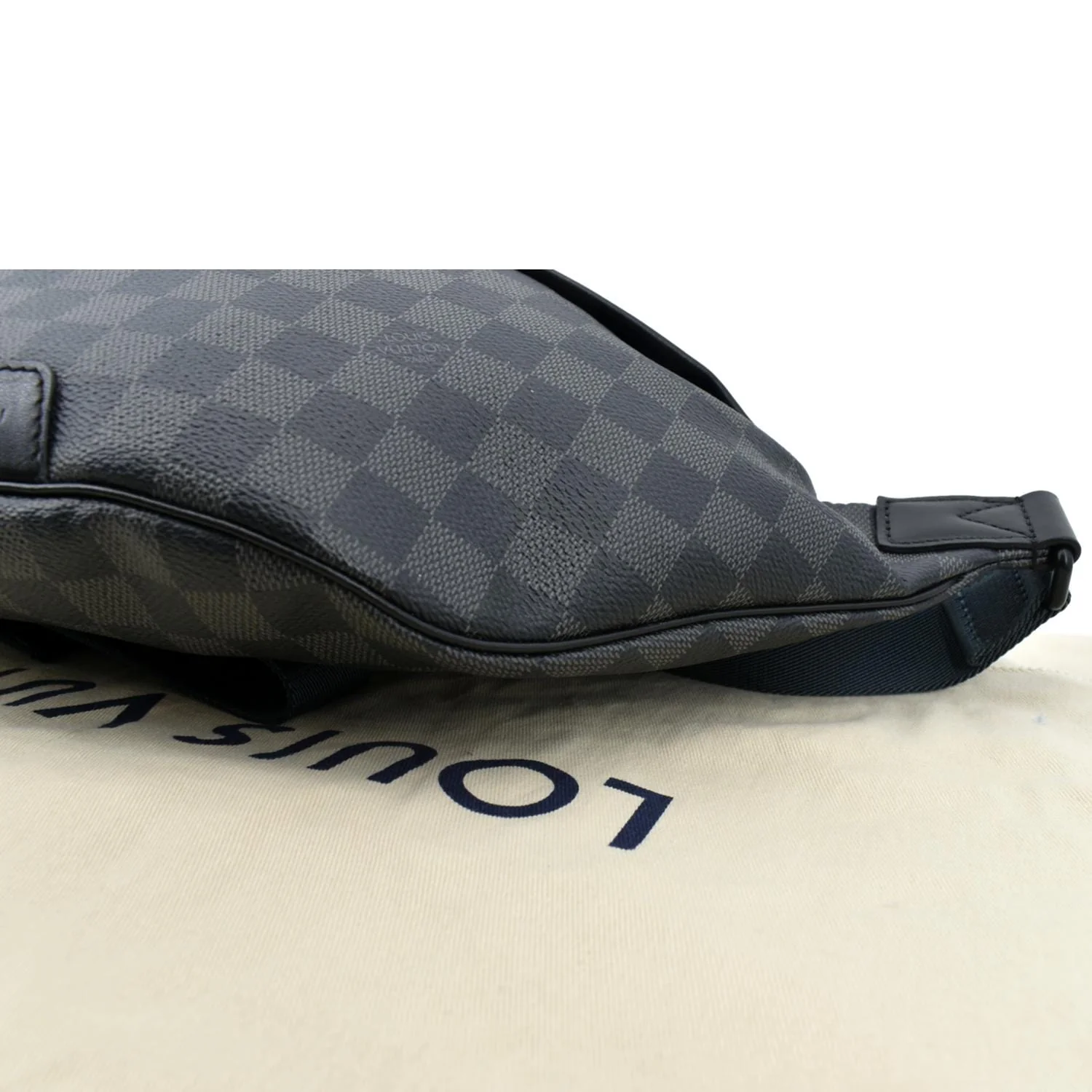 LOUIS VUITTON Discovery Damier Graphite Leather Bumbag Black - Image 8