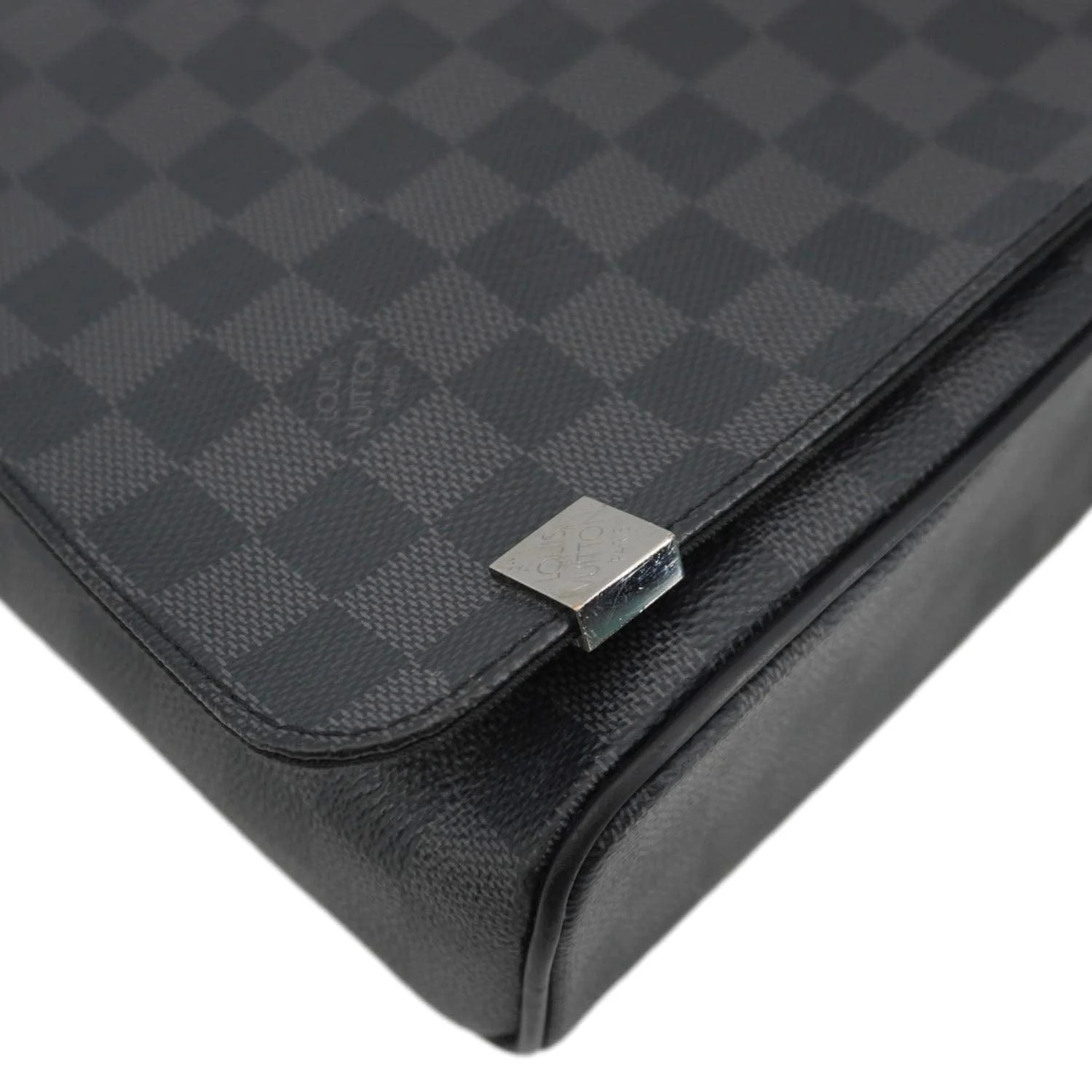 LOUIS VUITTON District PM Messenger Damier Graphite Messenger Bag Black - Image 10