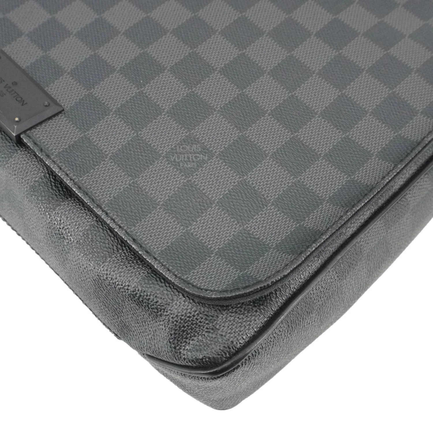 LOUIS VUITTON District Messenger Damier Graphite Messenger Bag Black - Image 10